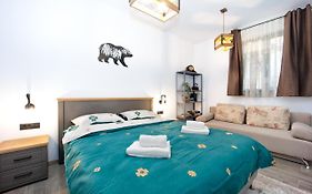 The Bear'S Den In Old City Centre