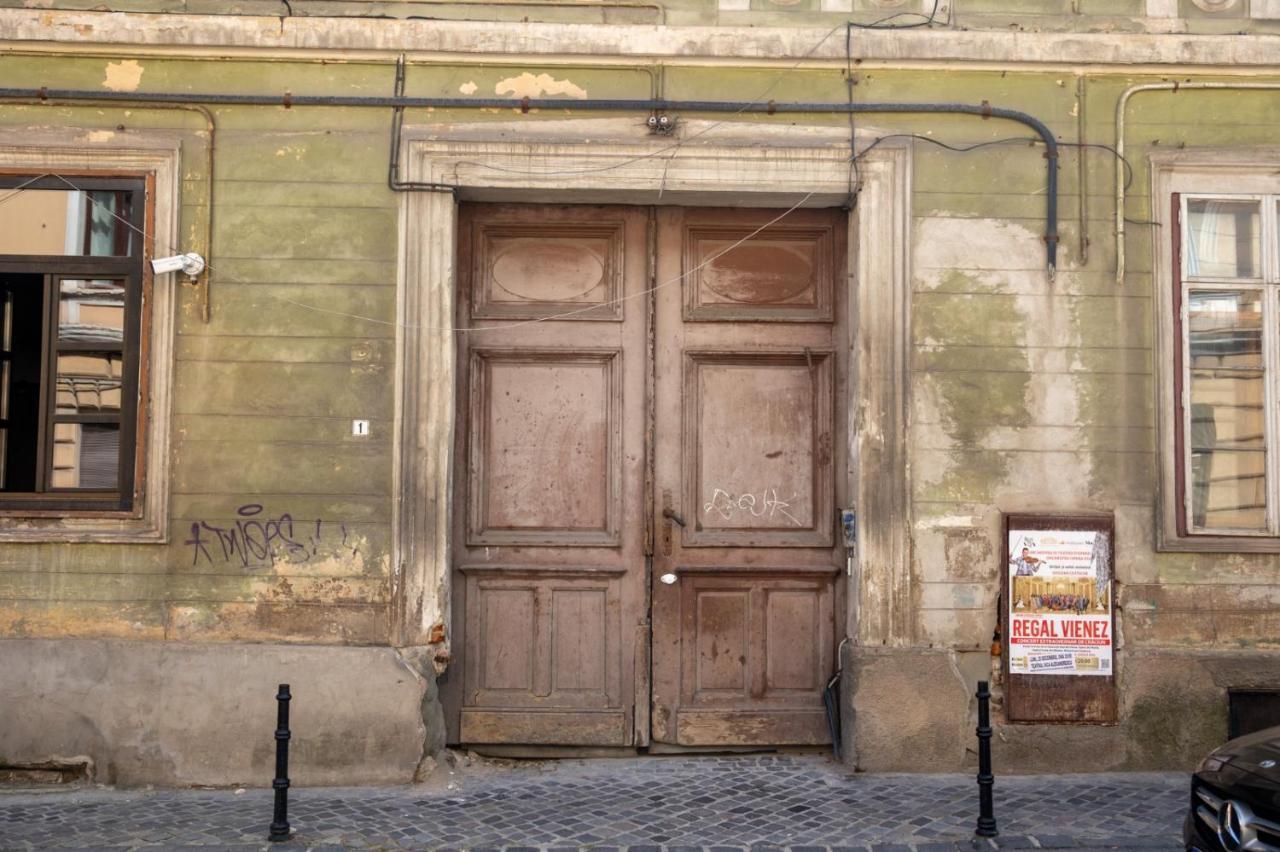 The Bear'S Den In Old City Centre Brașov Exterior foto